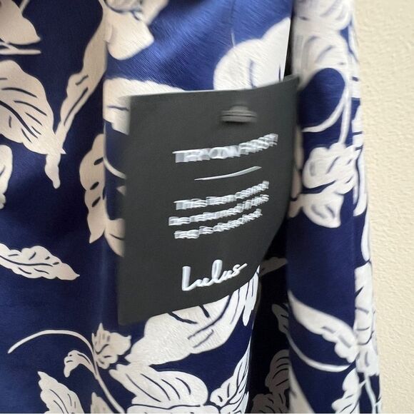 Lulus NWT Elevated Occasion Navy Satin Floral Cowl Tie-Back Dress Size XS - Picture 6 of 8